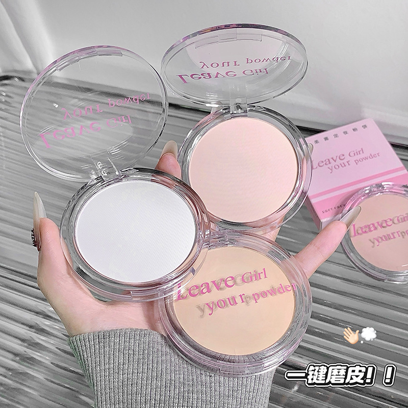 LEAVE GIRL, polvo de maquillaje de niebla suave, no es fácil de quitar, opalescente impermeable, polvo de brillo de piel duradero al por mayor.