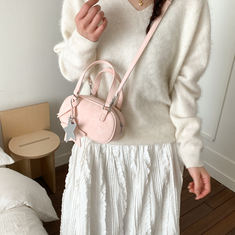 Korean Style Niche Trendy Baguette Handbag For Women 2026 Spring New Arrival Elegant Versatile Shoulder & Crossbody Bag - Thumbnail 3