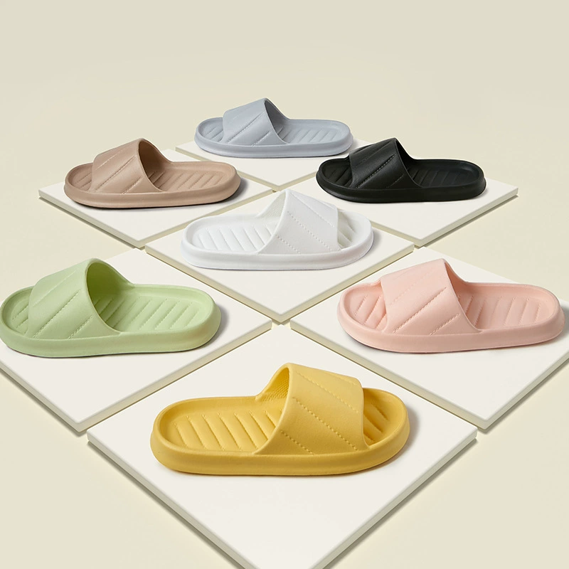 Новые тапочки в ванной комнате женские летние купания