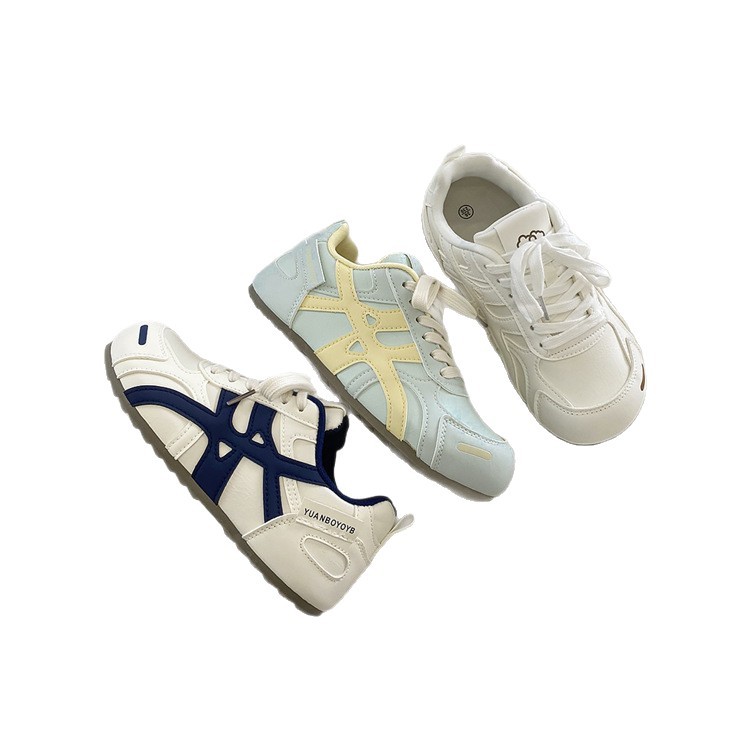 Zapatos deportivos de alto valor facial de la fiesta estudiantil 2025 otoño nuevos zapatos de skate casuales de nicho universal zapatos de entrenamiento para mujeres