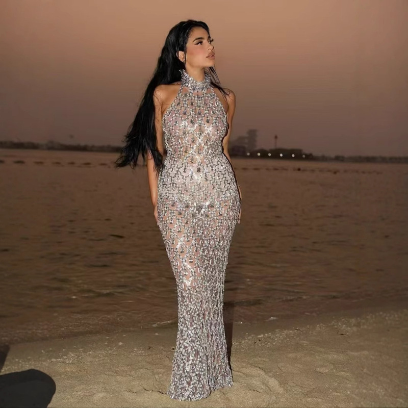 High Quality Fashion Halter Sexy Sleeveless Cross Diamond Embellished Tight Long Floor-Length Dress Evening Dress Women's Wear High Quality Fashion Halter Sexy Sleeveless Cross Diamond Embellished Tight Long Floor-Length Dress Evening Dress Women's Wear