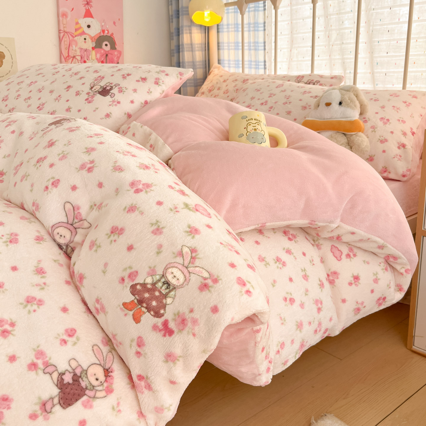 Añadir una pequeña cama de lana de leche fresca de cuatro piezas de lana de coral de brida de invierno para aumentar la sopa de cama cálida cubierta de cama