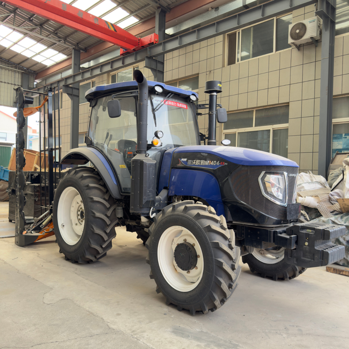 雷沃1404割草机耐用底盘多功能水旱果园大棚适用农用四驱拖拉机