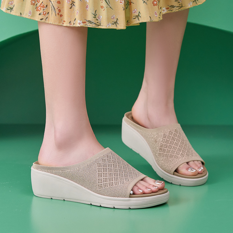 2025 primavera y verano nuevo tipo de sandálias de suela gruesa ligera antideslizante cómodas zapatos casuales de mujer