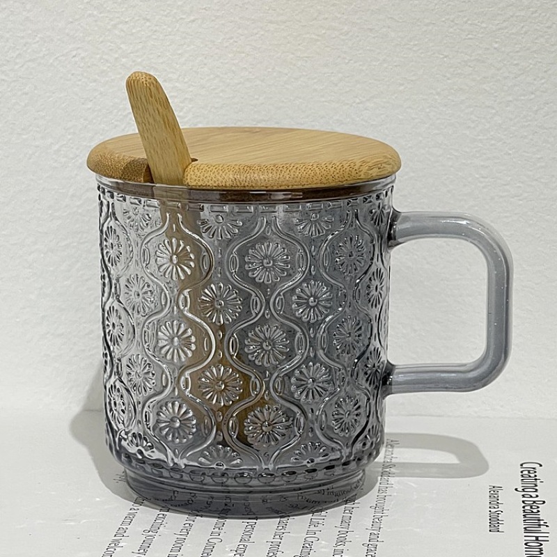 Caneca de vidro vintage com alça, estilo Instagram, com relevo, ideal para café gelado americano ou latte, perfeita para o café da manhã com leite._voghion.com
