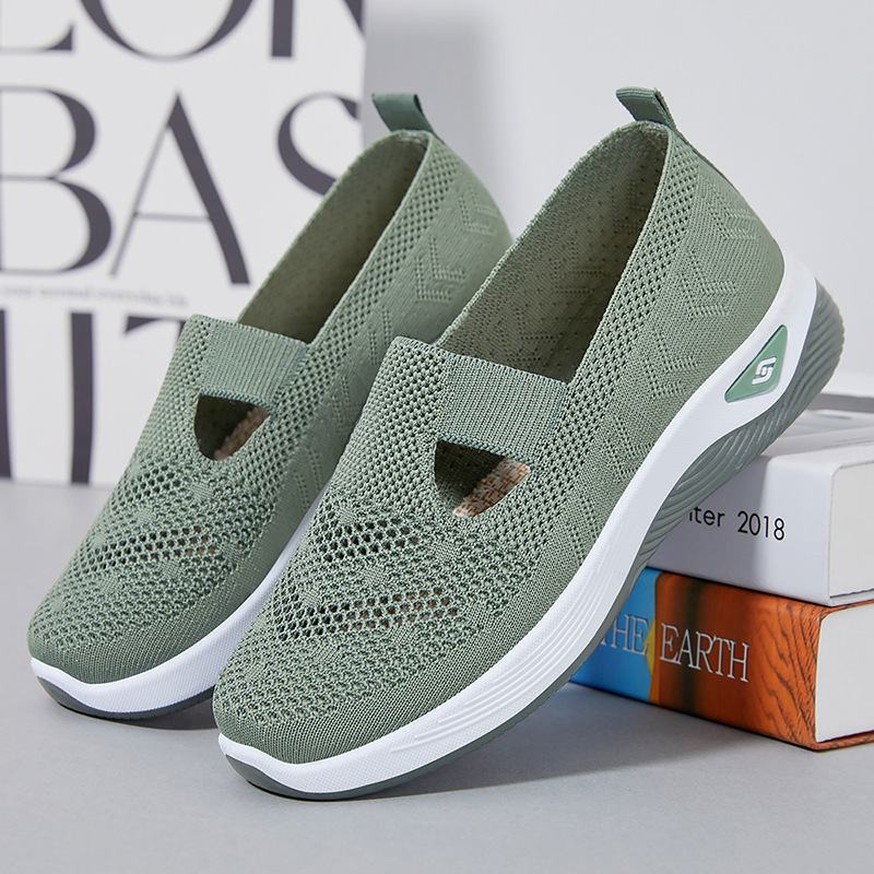 Zapatos de primavera para mujer, zapatos casuales de talla grande, zapatos de una sola pieza para envío directo, zapatos ligeros de suela blanda para mamá, zapatos transpirables y cómodos