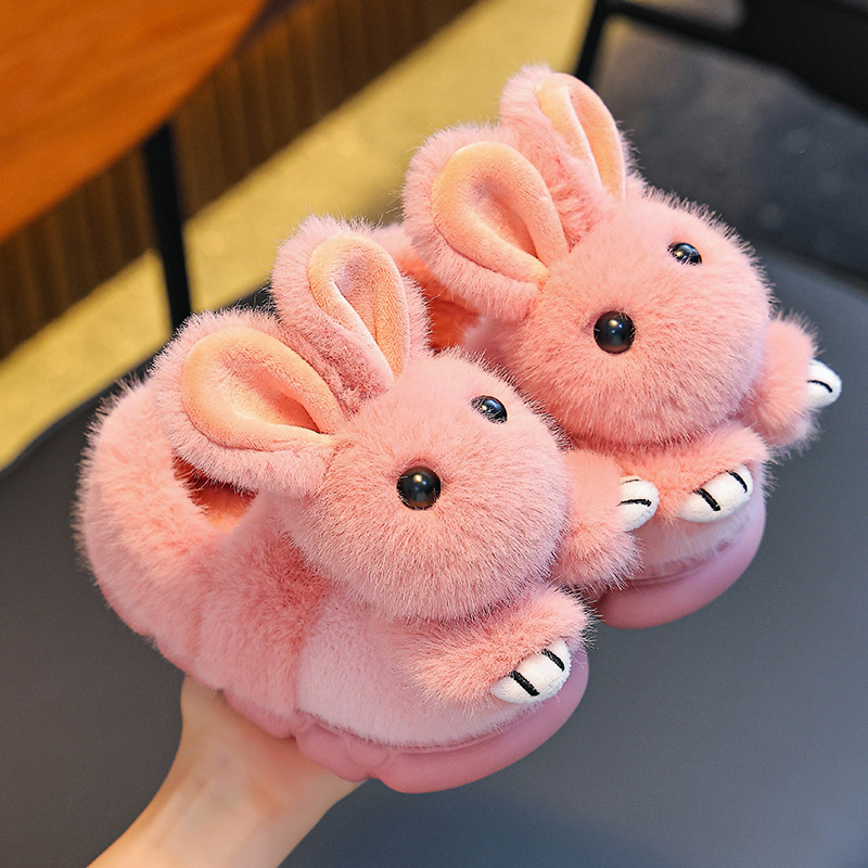 2025 nuevos zapatos de tacones de invierno para niños y niñas con conejos cálidos de pelusa para niños pequeños y medianos trapos de algodón para bebés