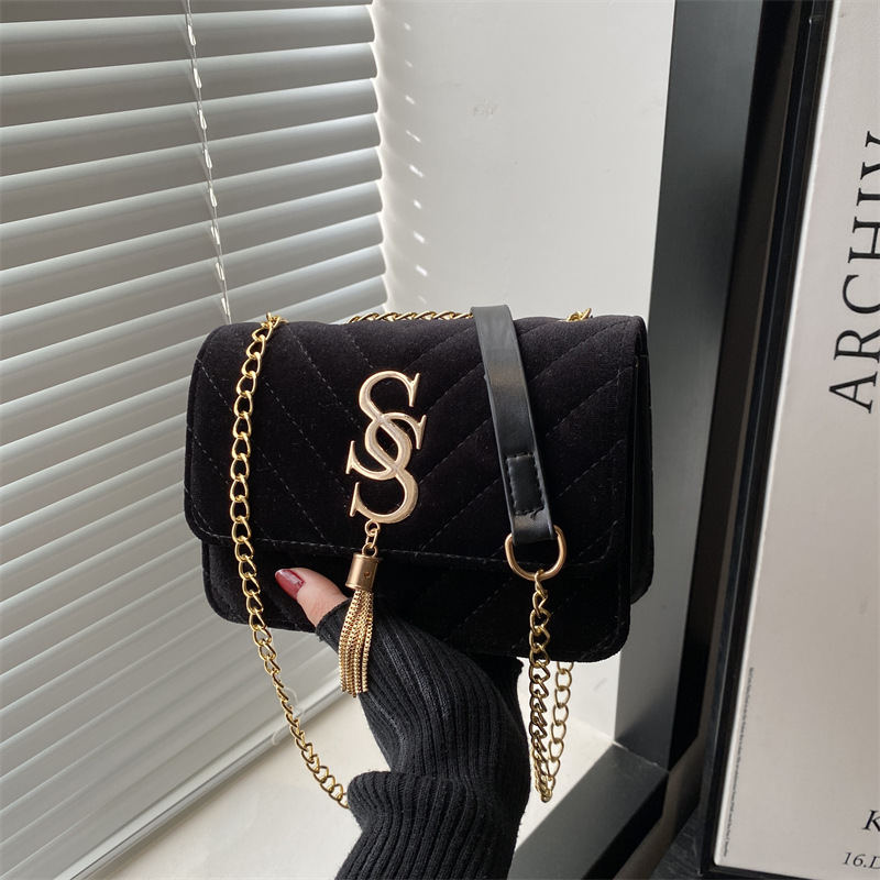 女性のためのテクスチャードスタイルバッグ 2025 新しいファッション刺繍チェーンスクエアバッグニッチデザイントレンドレターメッセンジャーバッグ|undefined