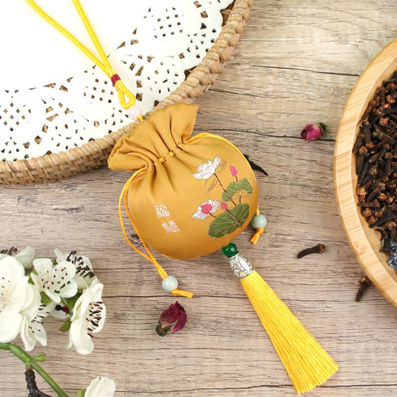 Dragon Boat Festival Repelente de mosquitos Bolsita de brocado Bolsa vacía Protector de bolsita Colgante de coche de estilo antiguo portátil Regalo del festival del barco del dragón