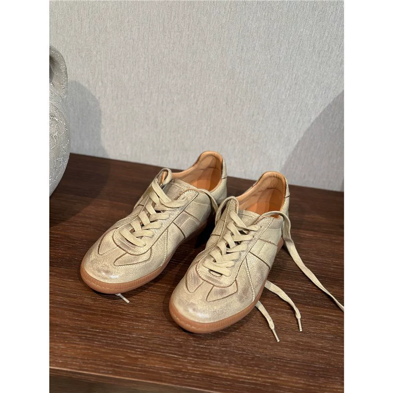 2025 новая модель оптом, без маркировки, ручной работы, потертые тренировочные кроссовки цвета хаки, пара женских повседневных грязных туфель.