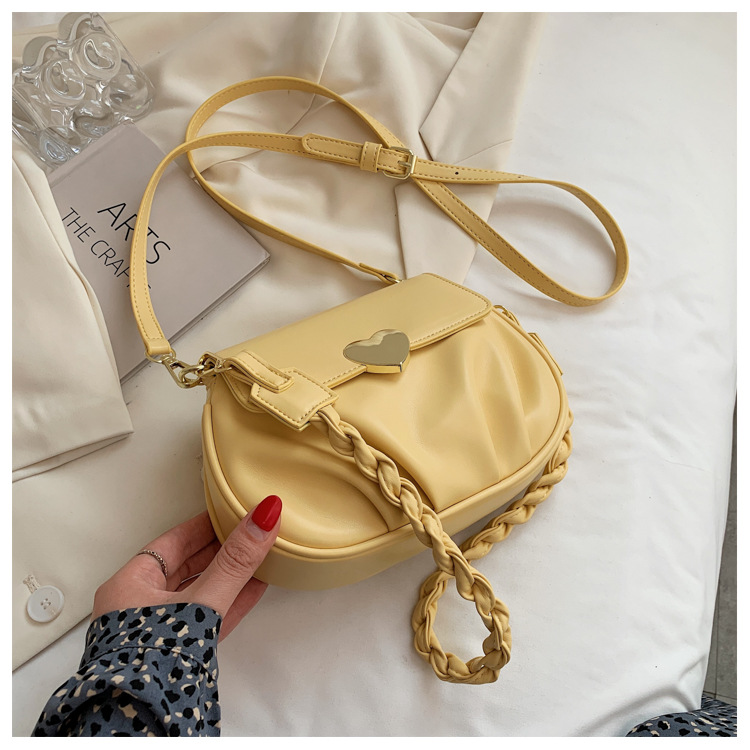 Wholesale Heart Buckle Fold One-shoulder Messenger Small Round Bag Nihaojewelry display picture 99