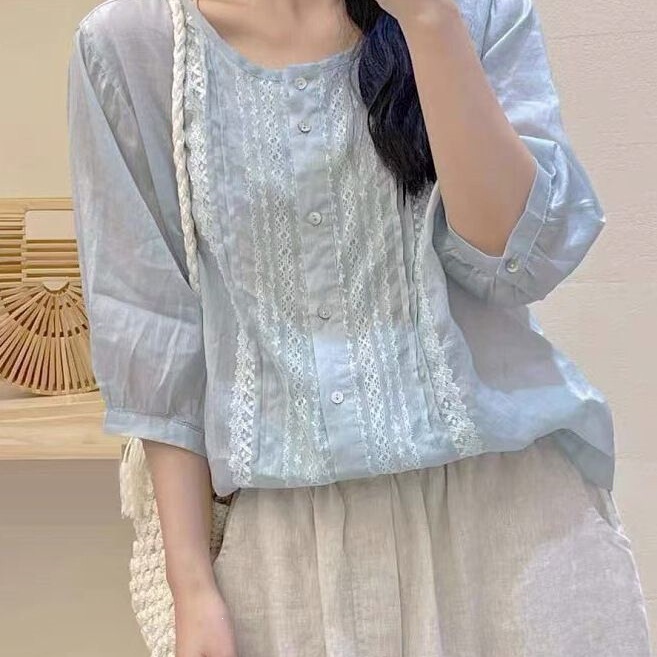Short-Sleeved Round-Neck Shirt with Lace Trim, Stylish Women's New Fashion, Youthful and Age-Reducing, Thin Summer Top in White Short-Sleeved Round-Neck Shirt with Lace Trim, Stylish Women's New Fashion, Youthful and Age-Reducing, Thin Summer Top in White