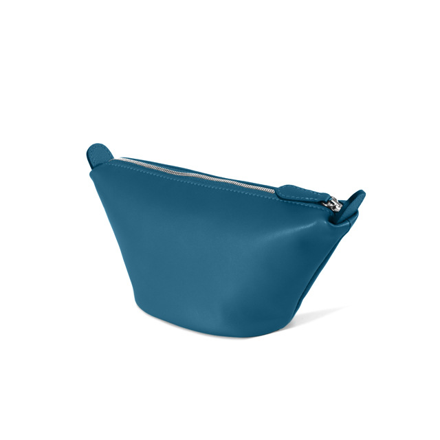 Elite quality fashionable leather capacious cosmetic bag with zipper