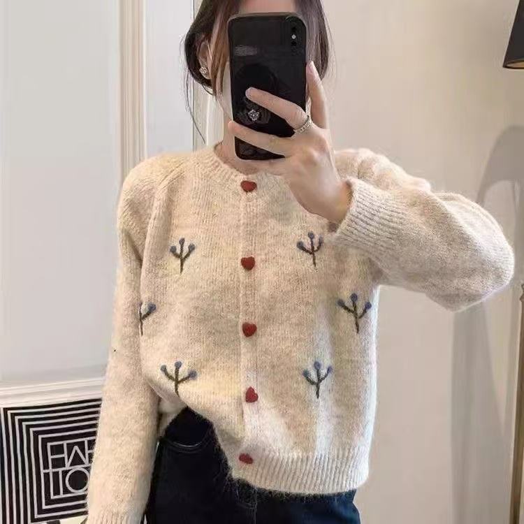 软糯刺绣毛衣外套女秋冬新款韩系宽松爱心扣圆领针织开衫减龄百搭|undefined
