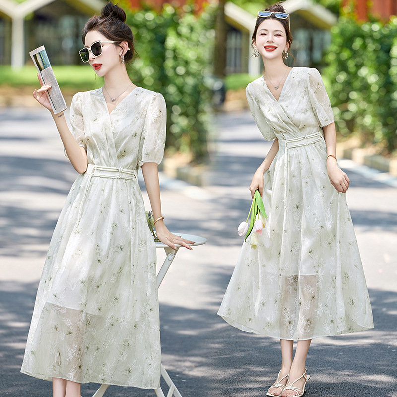 Màu xanh lục nhạt