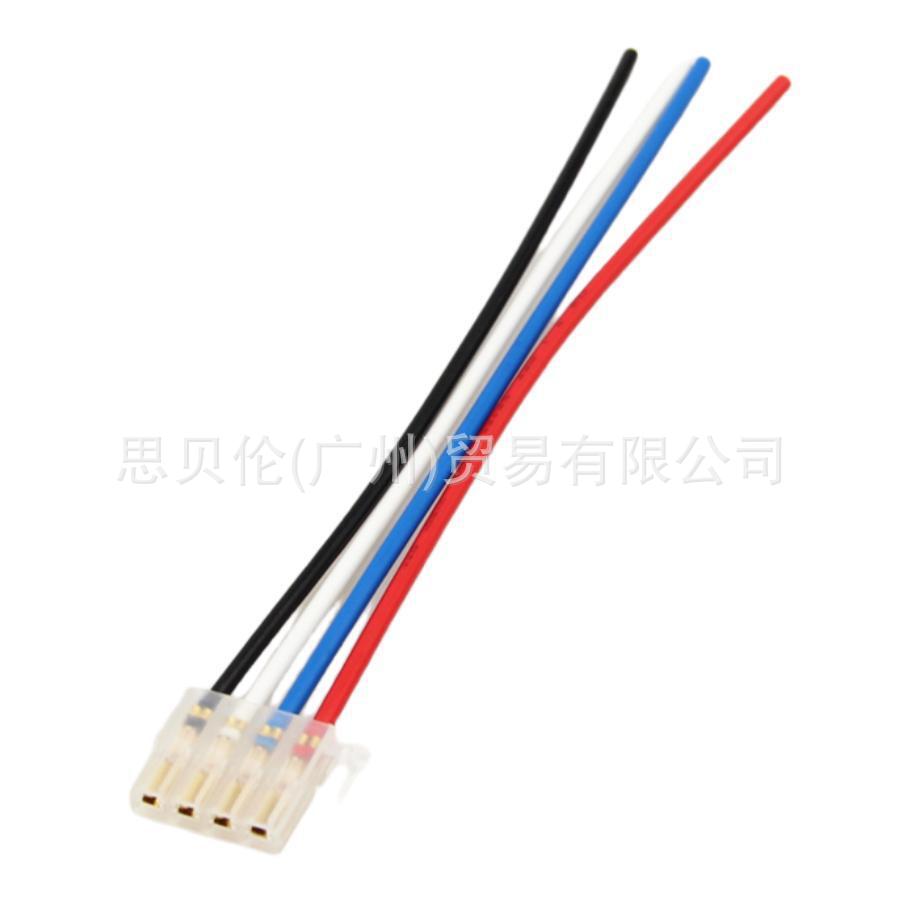 Enchufe de cuatro hilos