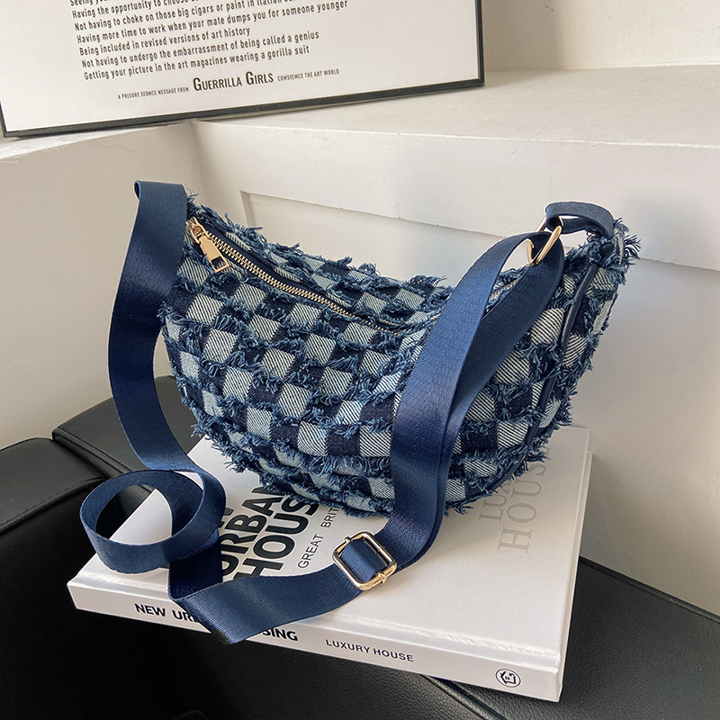 2023 new Korean version denim patchwork shoulder crossbody bag simple ins lightweight student plaid canvas large shoulder bag_voghion.com