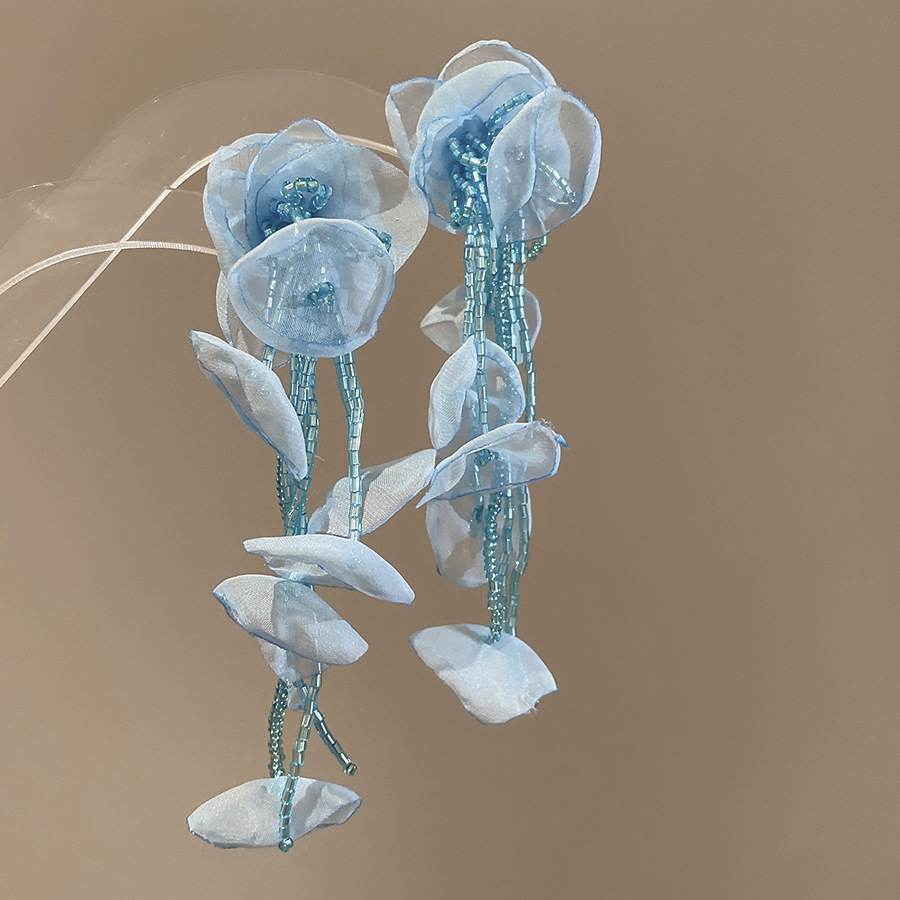 Pendientes de borla de flores de tela de aguja de plata Pendientes de estilo de vacaciones junto al mar