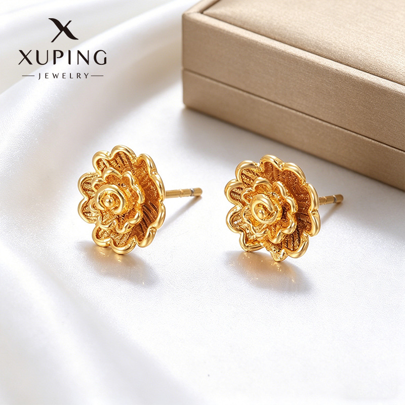 Xuping imitación de flores de oro pernos de aleación de cobre transfronterizos europeos y estadounidenses 24k color ligero lujoso temperamento auriculares para mujeres al por mayor