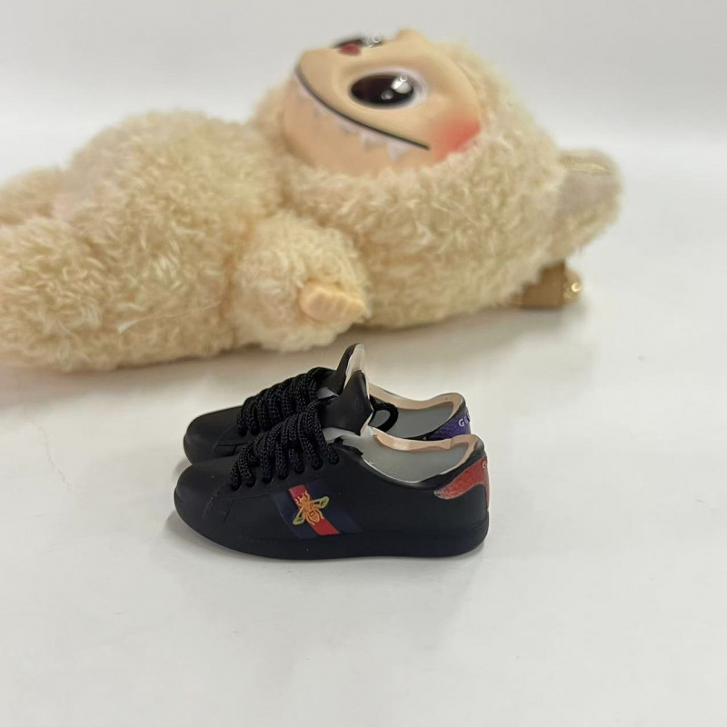 LABUBU Zapatos Rabu Ropa de bebé 17cm felpa vinilo bolso de muñeca colgante para zapatos desnudos caja ciega