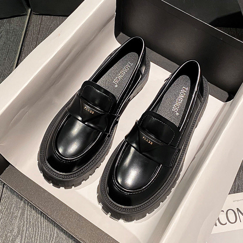Giày lười nữ da bóng mũi tròn đế dày platform gót 3-5 cm — Màu đen