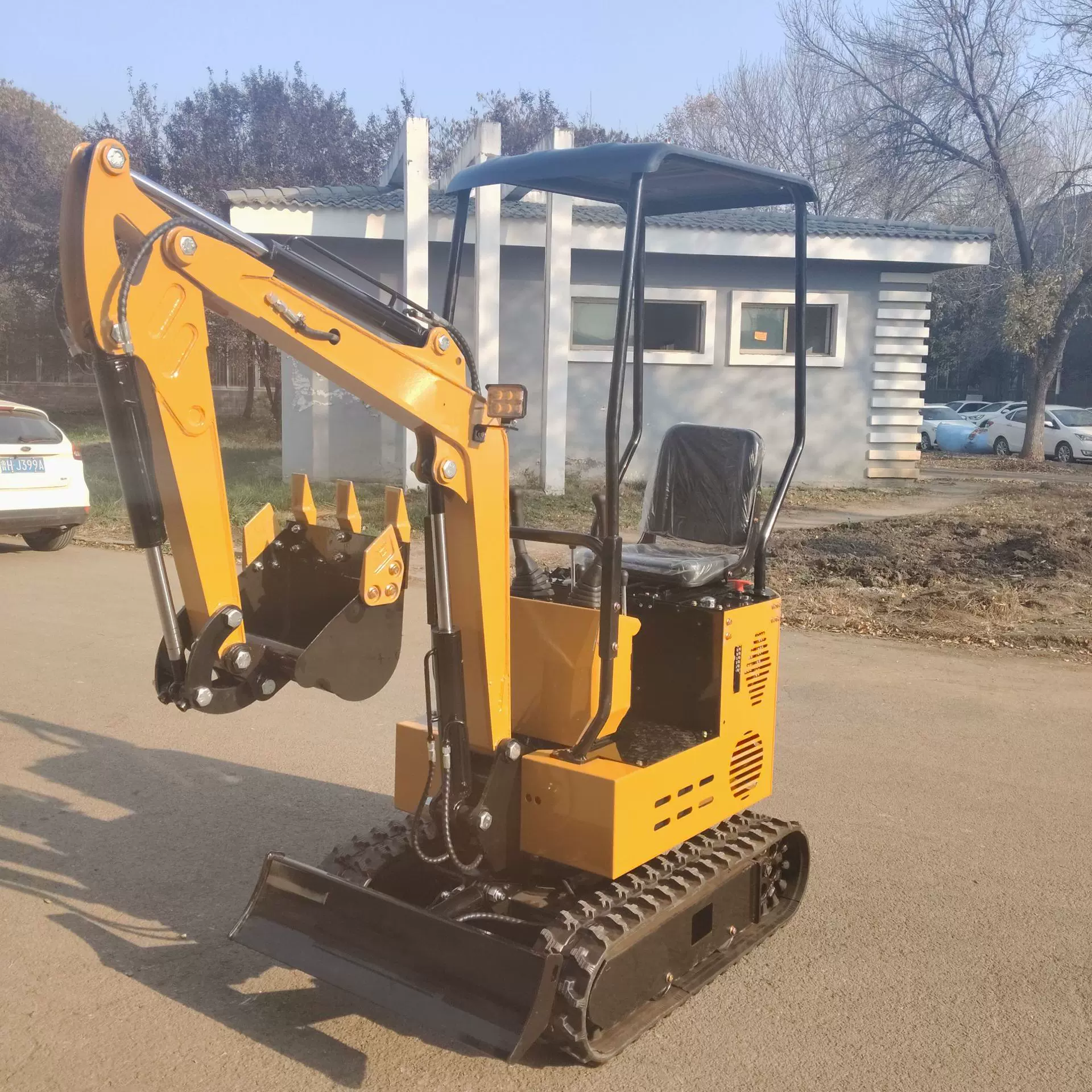 室内破拆小挖机小型勾机12型1.2吨市政农用多功能小型挖掘机