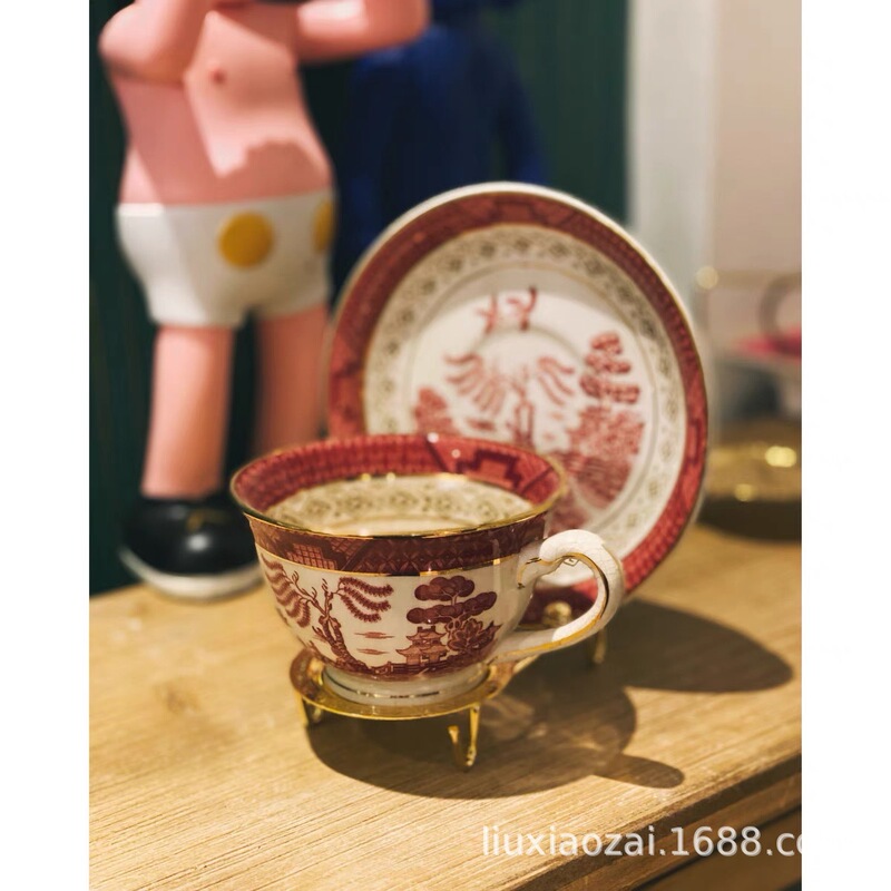 欧米式のレトロなコーヒーカップの展示棚のお茶のカップの棚の家庭の置物の酒の棚のプレゼントの陶磁器のカップの友達|undefined