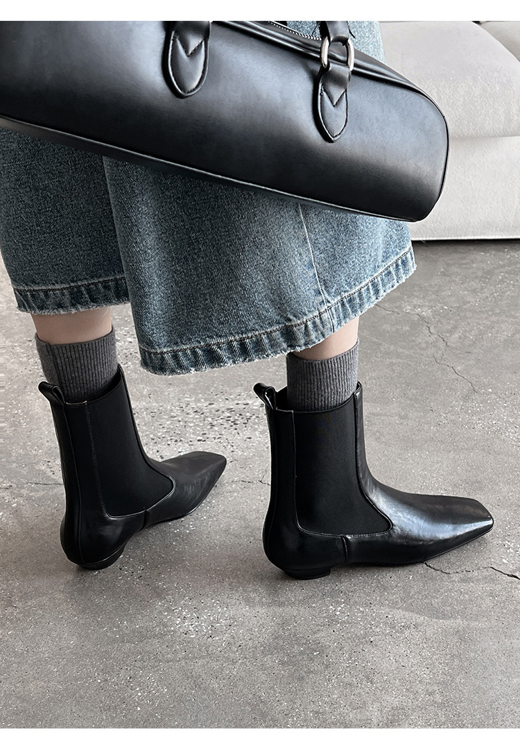 べちょ CHIKO Clegg Square Toe Block Heels Ankle Boots