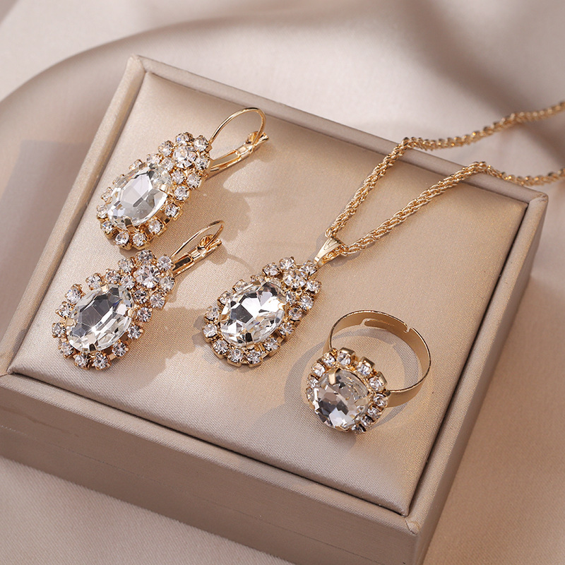 collana donna rete rosso zircone nicchia versatile orecchini ciondolo set metallo clavicola catena fabbrica_voghion.com