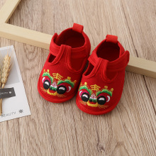 宝宝虎头鞋千层底绸缎刺绣手工婴儿抓周礼红鞋学步鞋传统国潮布鞋