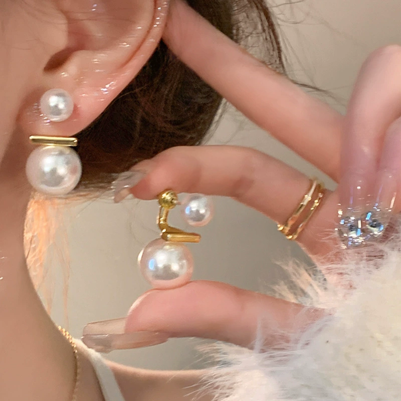 Brand universal small earrings from pearl