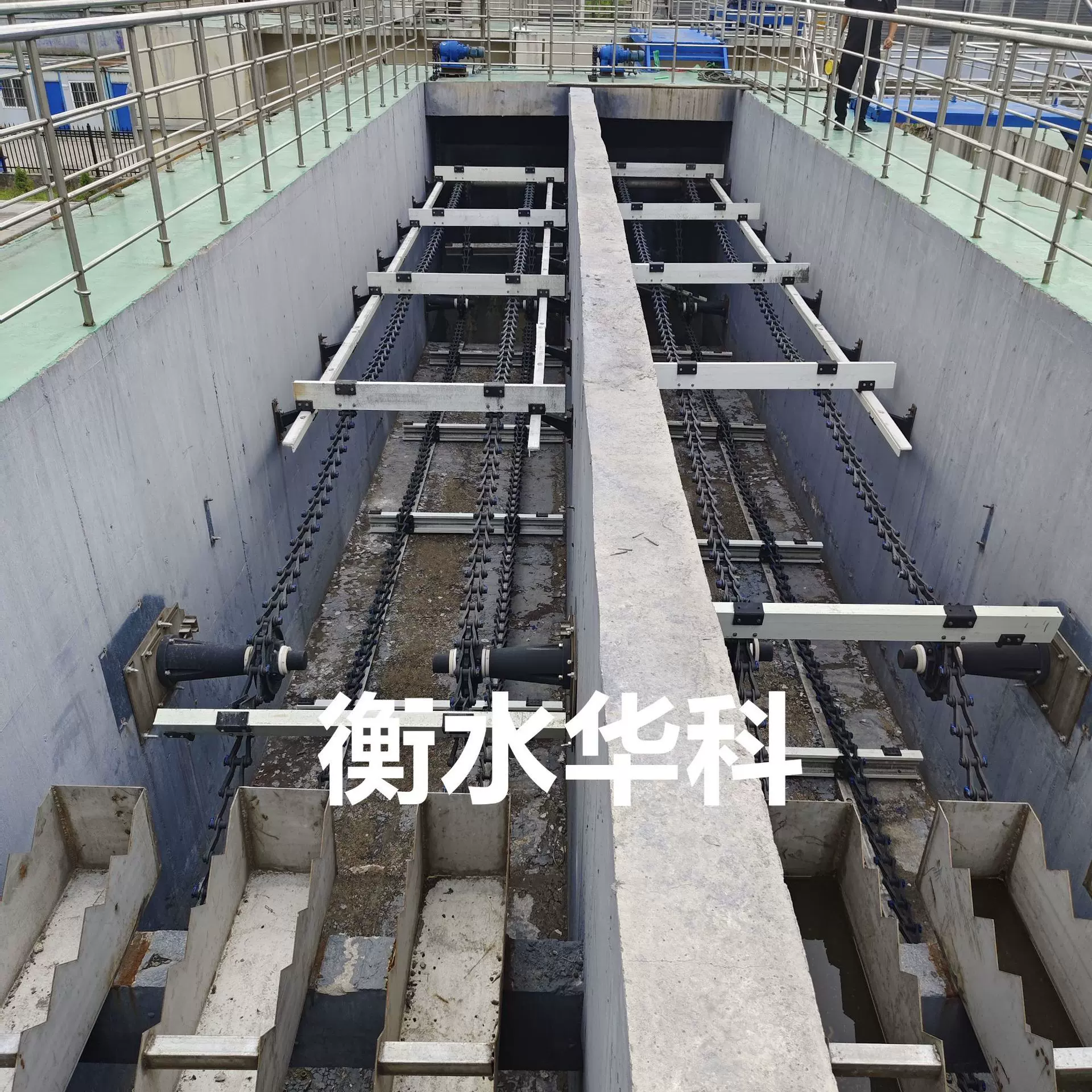 非金属刮泥机污水处理厂大直径沉淀池用刮泥设备高效除泥降噪环保