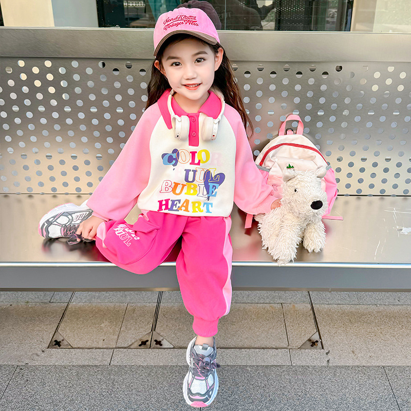 소녀 세트 봄과 가을 2024 새로운 패션 어린 소녀 스포츠 스타일 편지 POLO 중소형 어린이를위한 투피스 세트