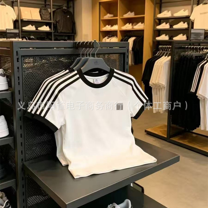 D Brand's New Style: Vintage Round-Neck T-Shirt with Regular Shoulders, Short Sleeves, Fashionable and Versatile, Elegant Women's Short Top, Casual Short-Sleeve Wear D Brand's New Style: Vintage Round-Neck T-Shirt with Regular Shoulders, Short Sleeves, Fashionable and Versatile, Elegant Women's Short Top, Casual Short-Sleeve Wear