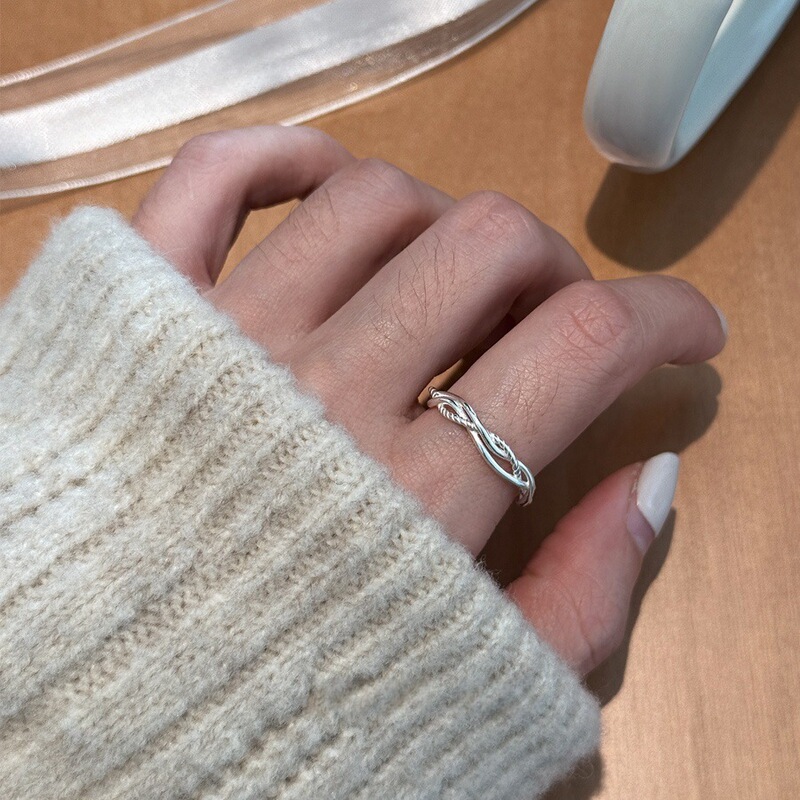 Xiaohongshu 新製品 S925 スターリングシルバーリング女性の夏インスタイルハイエンドニッチライト高級非退色シルバージュエリー|undefined
