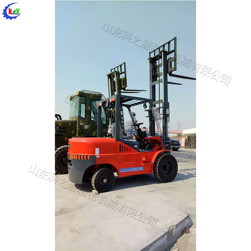 轻巧方便柴油动力叉车 四轮柴油燃料叉车 内燃式装载运输叉车