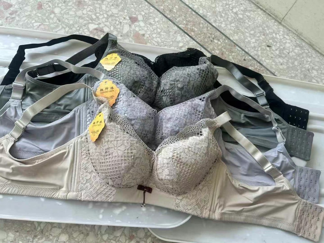 Inventario de productos de cola aire acondicionado agujero taza delgada sujetador transpirable para mujer ropa interior ajustable algodón para bebé