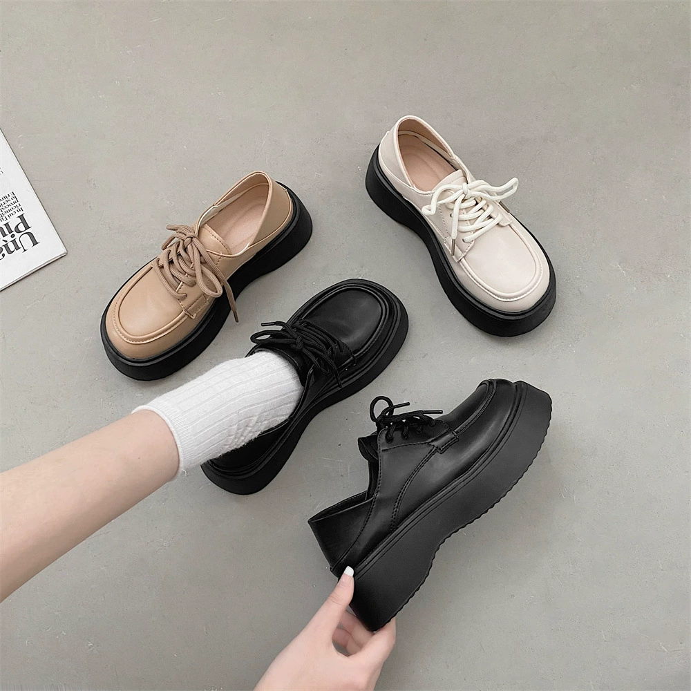 Винтажные маленькие кожаные туфли в британском стиле с ремешками, Новое поступление 2022 года, модная универсальная обувь на платформе, Студенческая Однослойная обувь на толстой подошве, увеличивающая рост