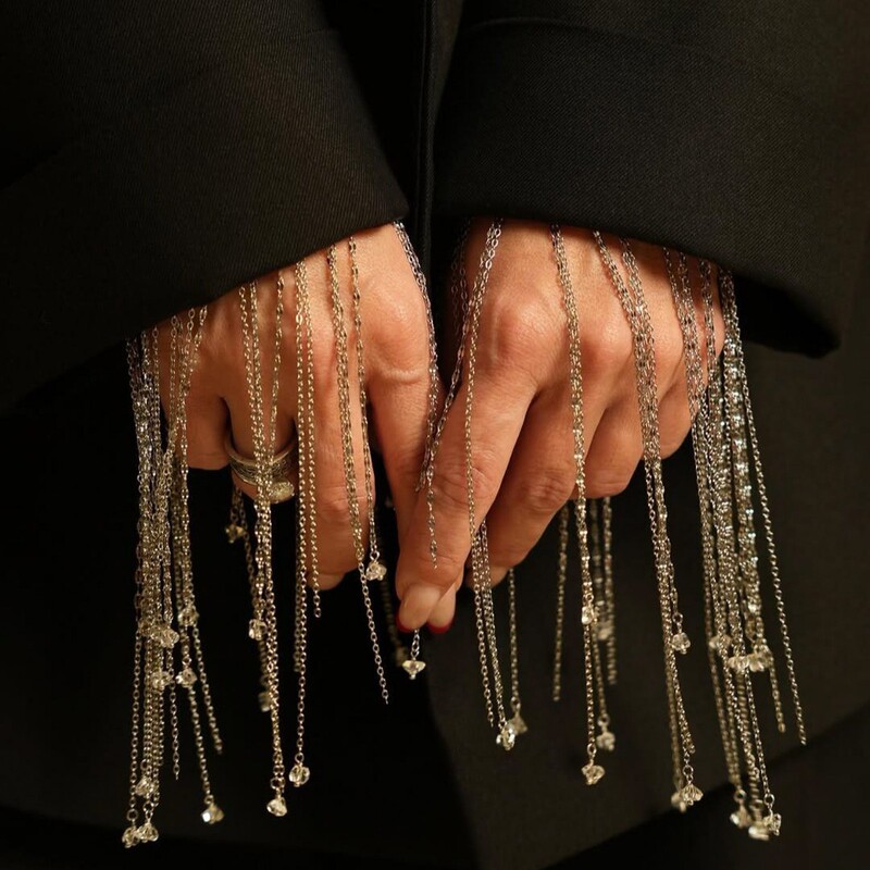 Hot Item! Shirt and Suit Cuff Tassel Bracelet with Sparkling Rhinestones, an Accessory with a High-End, Elegant, and Unique Design Hot Item! Shirt and Suit Cuff Tassel Bracelet with Sparkling Rhinestones, an Accessory with a High-End, Elegant, and Unique Design