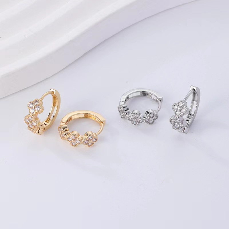 1 Pair Elegant Flower Inlay Copper Artificial Diamond Hoop Earrings display picture 2