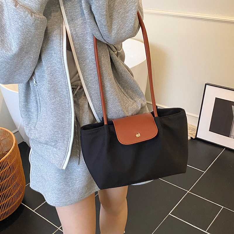 Women's Large Capacity Tote Bag Trendy Commuter Shoulder Bag Style Versatile Quilted Pattern New_voghion.com