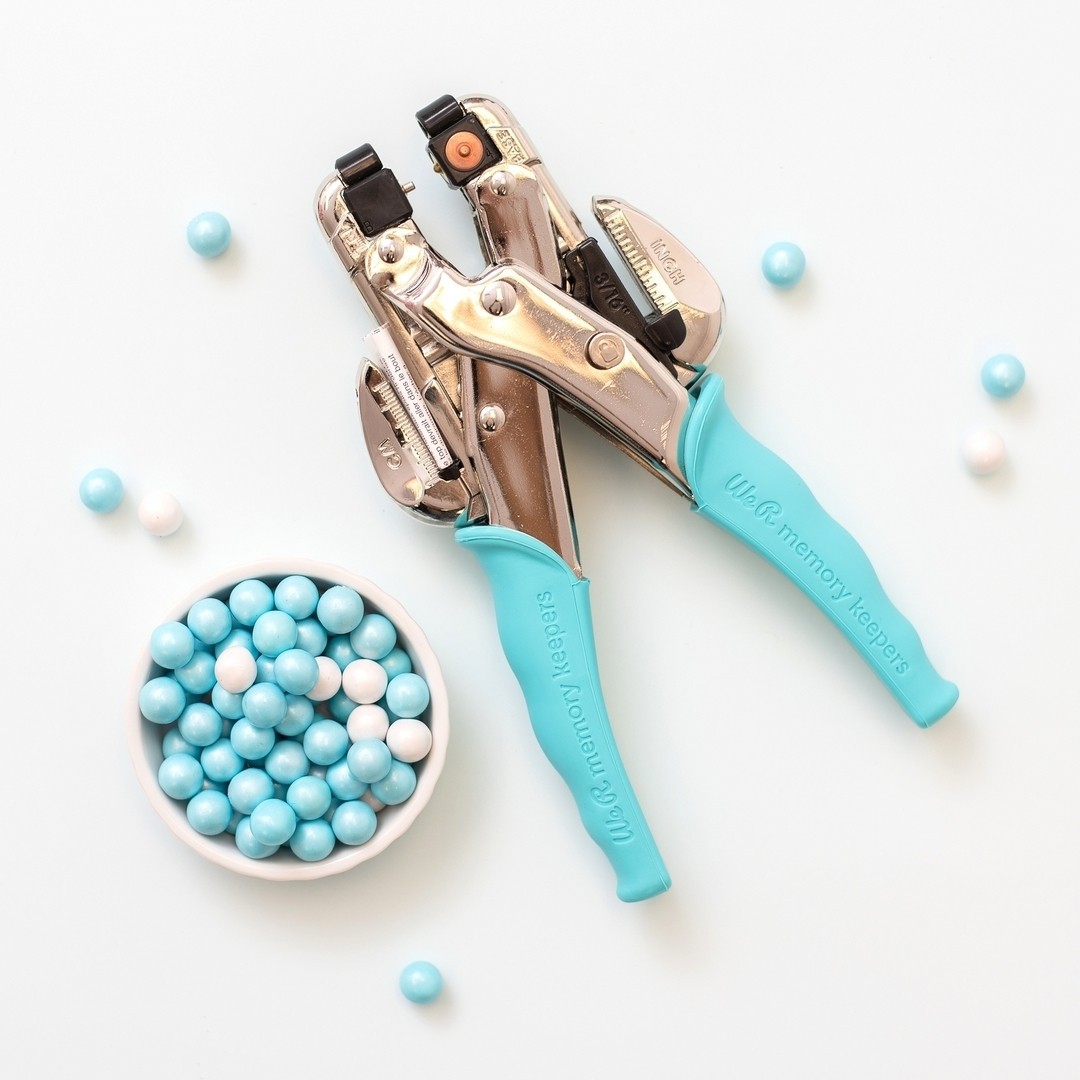 We R Memory Keepers perforador de mano pinzas para ojo de aire Crop A Dile