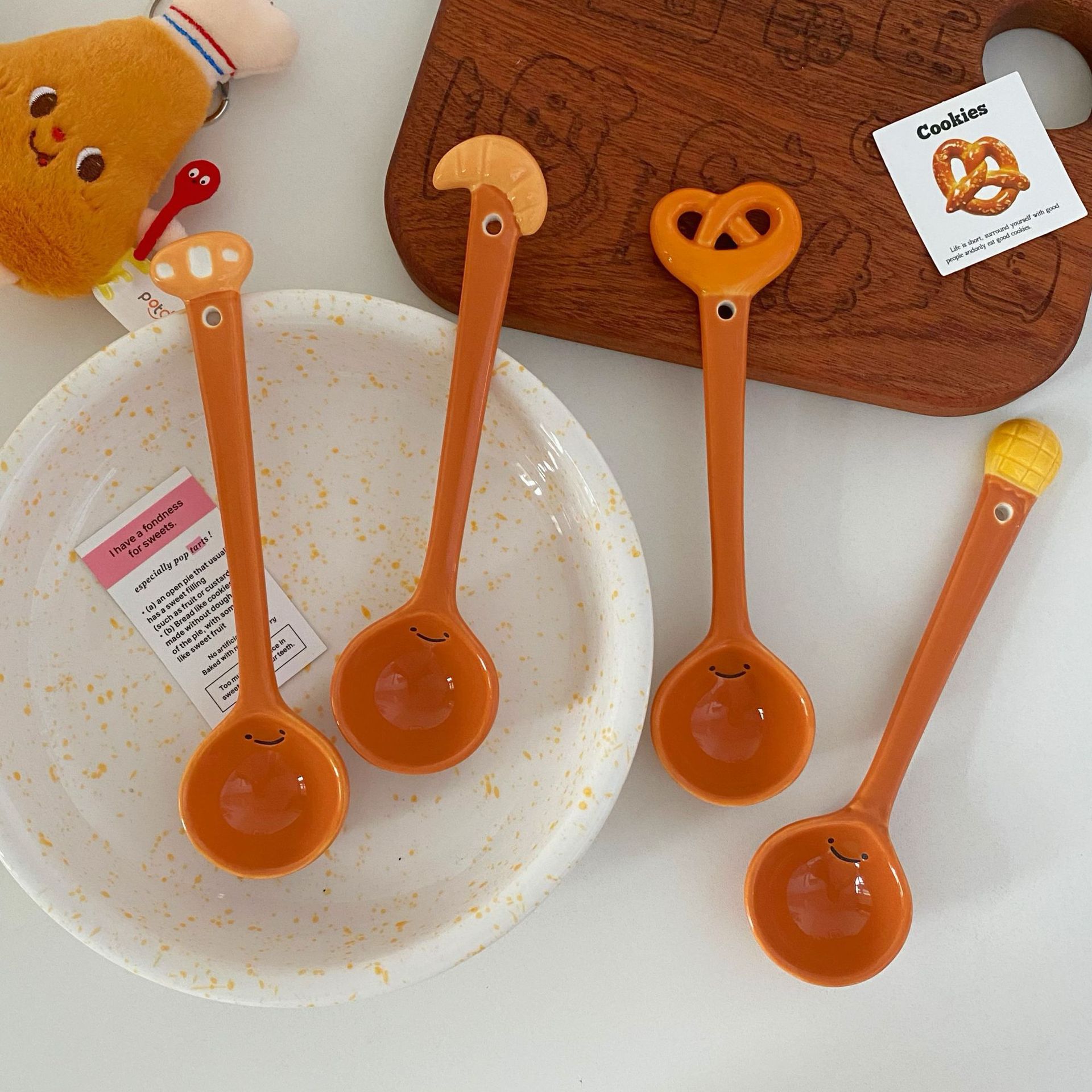 Pan de cerámica de alta calidad, dibujos animados caseros encantadores, cucharas de arroz, cucharas de arroz, cucharas de boca redonda