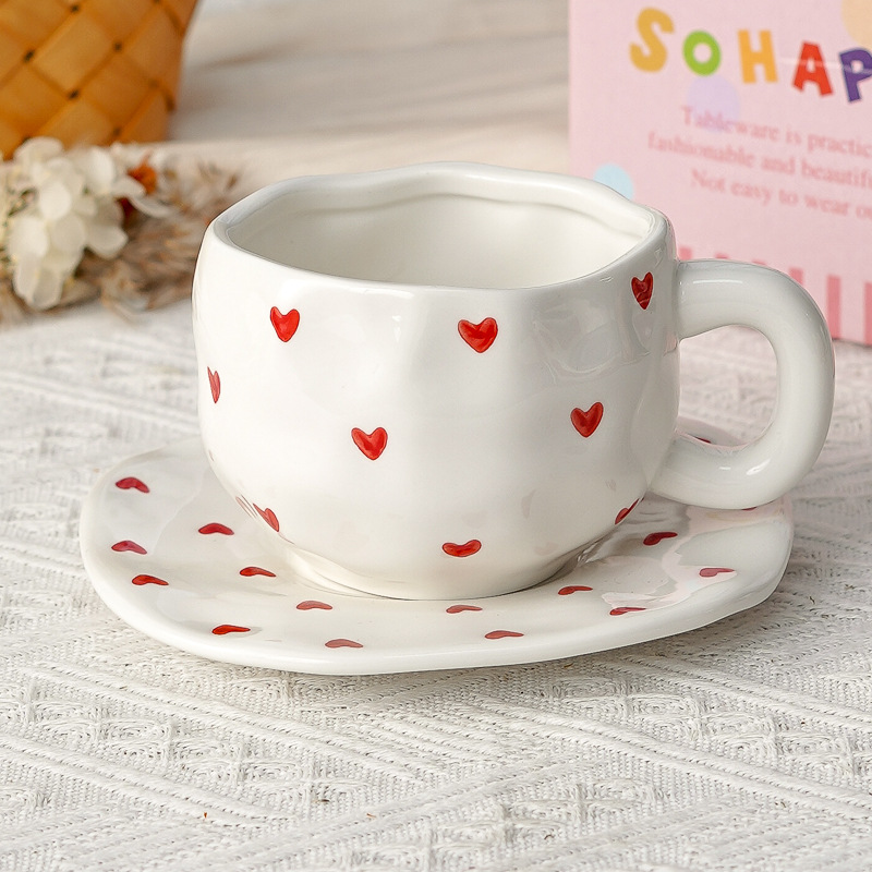 Hermoso conjunto de tazas de café y platos Regalos comerciales Irregulares tazas de desayuno transfronterizas de cerámica Pastoral pintada a mano esmaltada