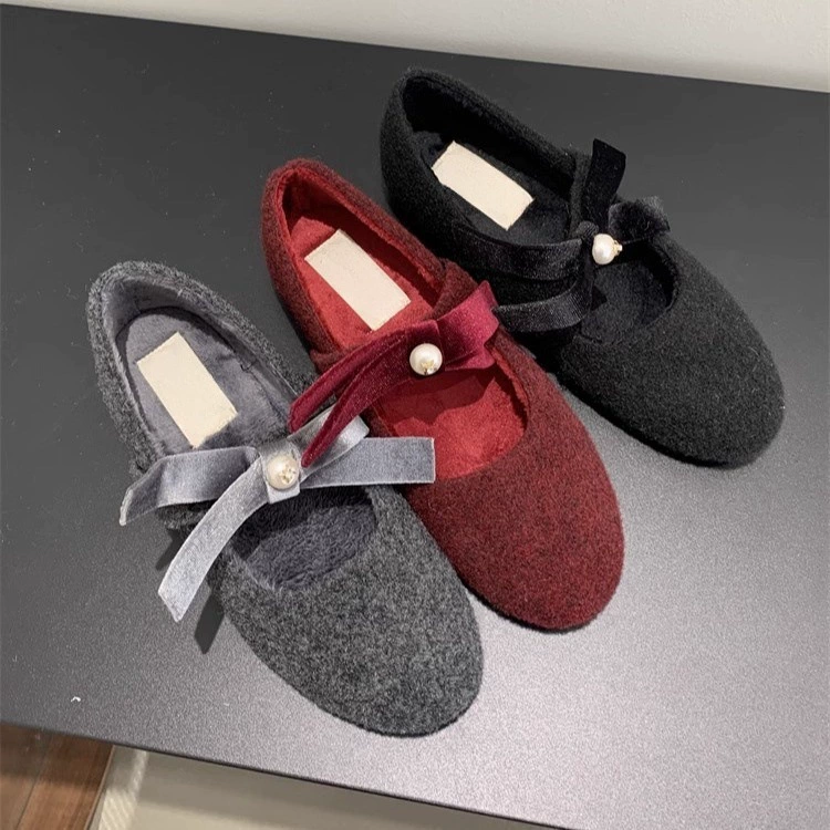 Французские маленькие ароматные туфли Mary Jin 2024 плюс бархатные теплые круглые головы и неглубокие туфли с юбкой с бантом жемчуг