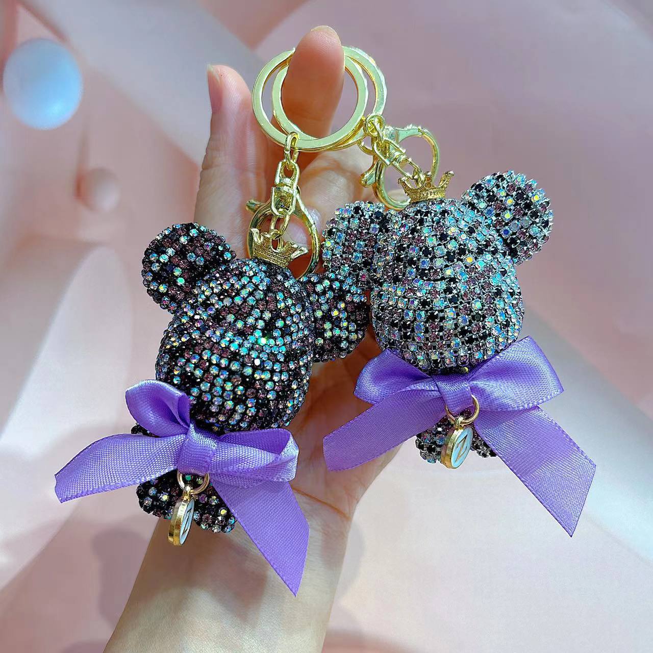 Venta directa de fábrica de lujo completo diamante muñeca llavero pajarita cabeza grande oso completo diamante bolsa colgante coche llavero