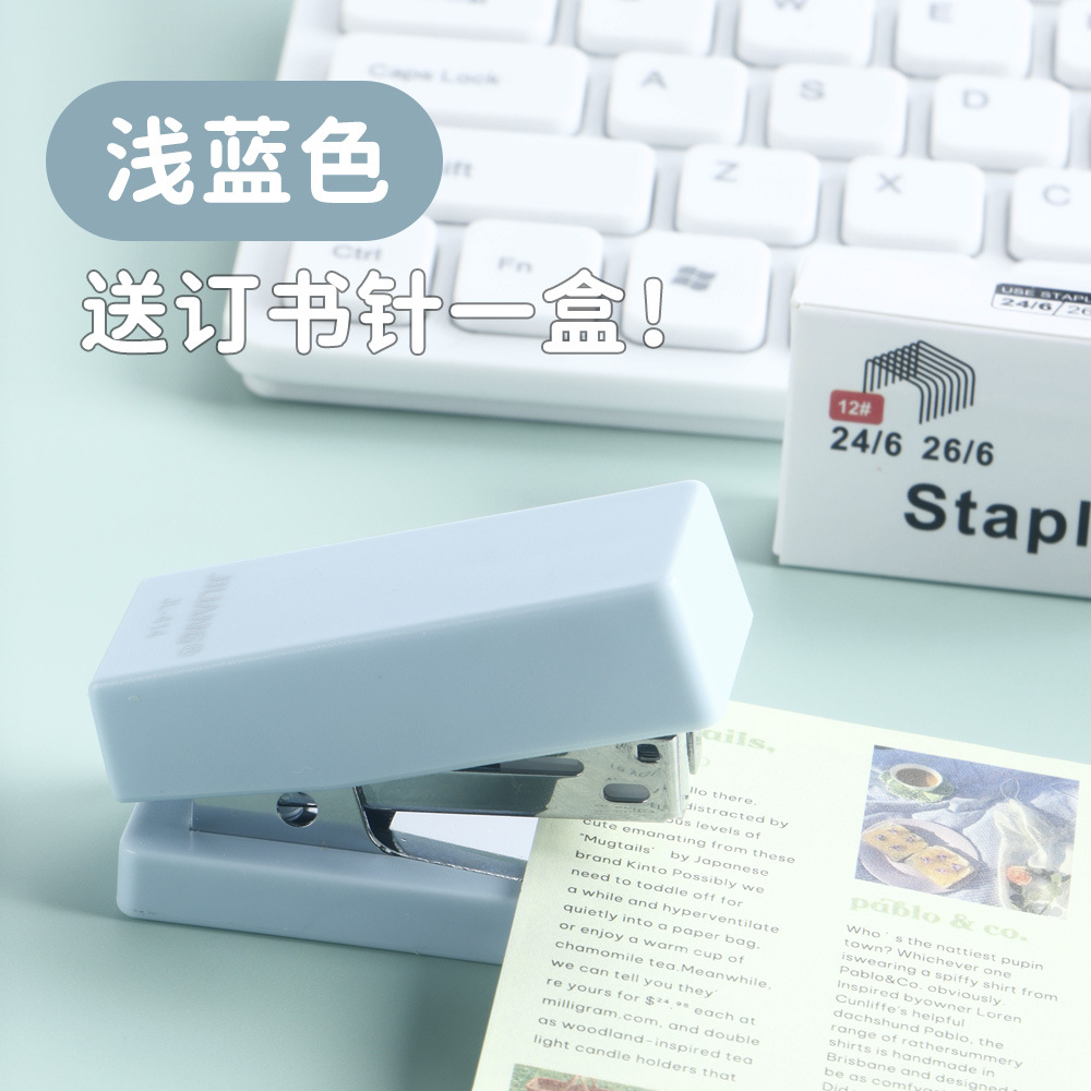 Mini grapadora portátil conjunto de bolsillo pequeño estudiante papel de prueba encuadernador simple grapadora papelería al por mayor