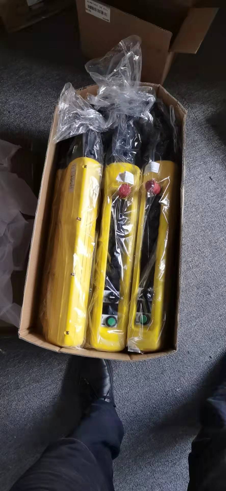 原厂全新手持式按钮盒8孔PBXA08YY PBXA12YY PBXA05YY03-阿里巴巴