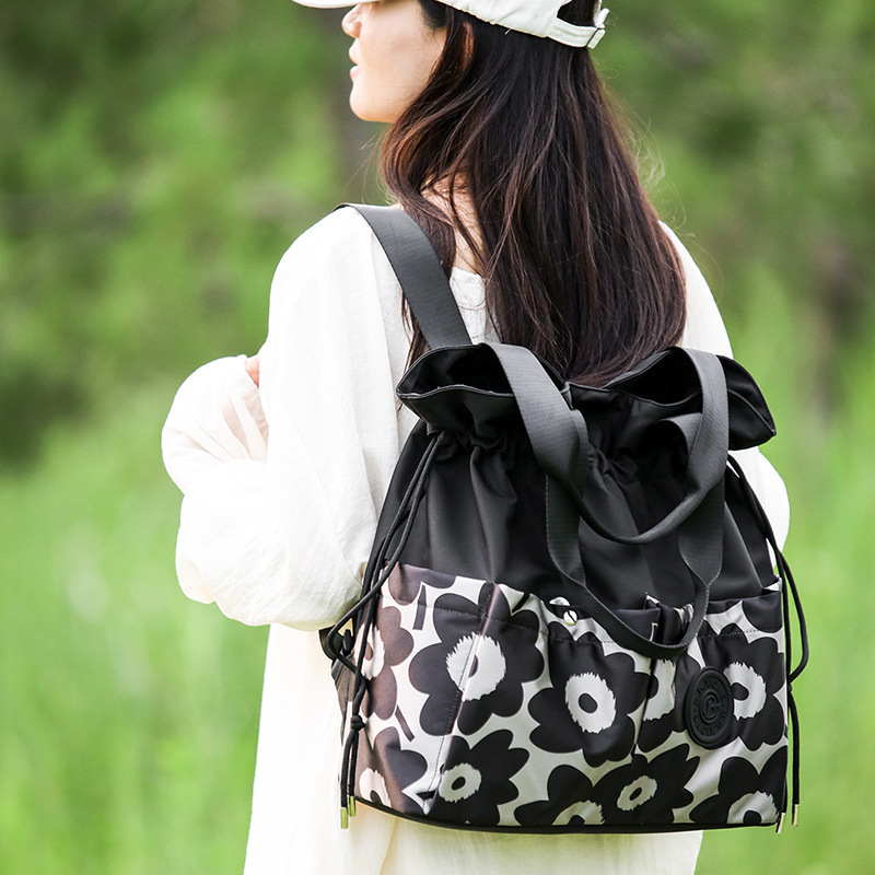 Korean-Style Trendy Women's Backpack with Drawstring Design, Handbag for Commuting, High-Value Fashionable Casual Shoulder Bag, Export