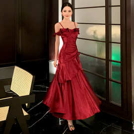 港风复古绝美热恋红酒法式缎面一字肩红色吊带连衣裙荷叶边礼服裙